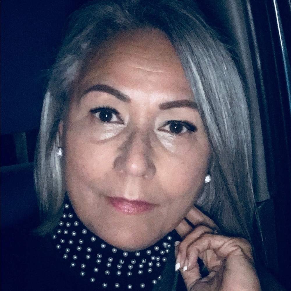 Meet your Posher, Gloria